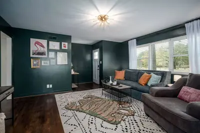 Image de Eclectic Getaway Minutes from Downtown