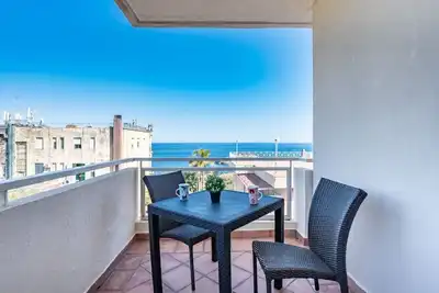 Image de Lovely Flat with Balcony and Private Parking