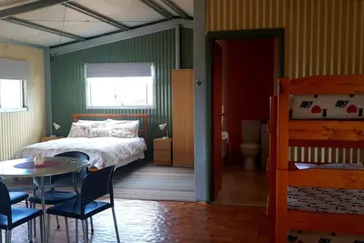 Image de Farmstay cabins in Western Australia, close to highway.