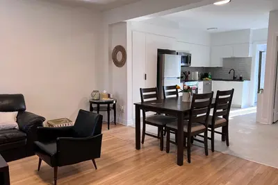 Image de Beautiful furnished and renovated condo!