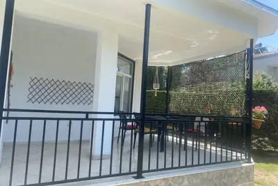 Image de House with a garden view in Durres