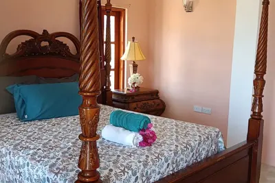 Image de Desired View second floor Villa. Spacious 3 bedrooms 2 baths unbelievable views