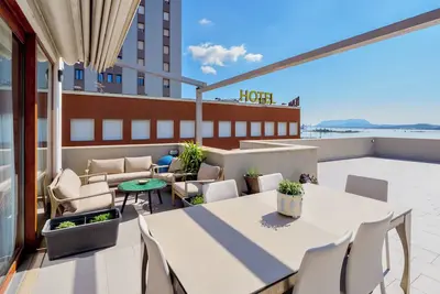 Image de Appartement 'Window On The Sea' avec vue sur la mer, Wi-Fi et climatisation