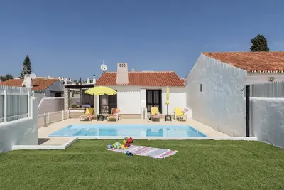 Image de Villa 'Jacaranda' avec piscine privée, Wi-Fi et climatisation