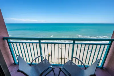 Image de New Direct Oceanfront at Sandcastle South | Pools!