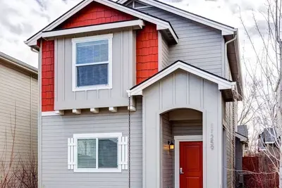 Image de Classy Home By The Village | Boise Town Square-59