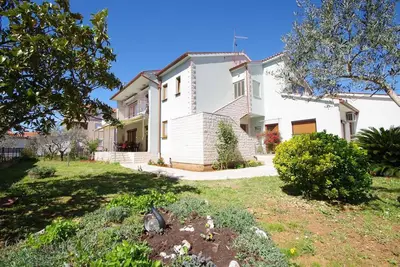 Image de Spacious holiday apartment with nice terrace and garden in suburb of Pula