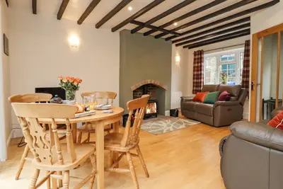 Image de Riverbank View, country holiday cottage, with open fire in Grosmont