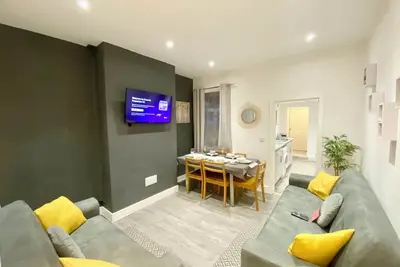 Image de Emerald Living, Stoke on Trent (Hanley)