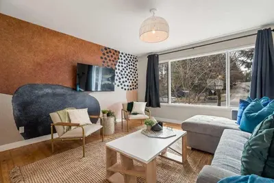 Image de Vibrant In The Valley | 4 Bedroom Getaway | Arcade