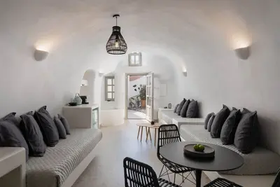 Meliti Cave Suite