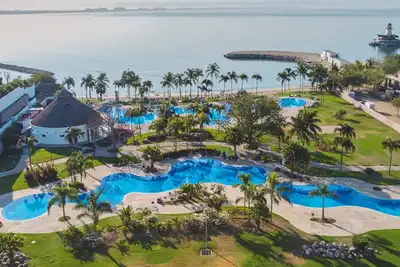 Image de Villa 12t: Private Heated Pool & Beach Club Access