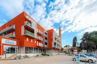 Image de Two bedroom apartment in center by the sea