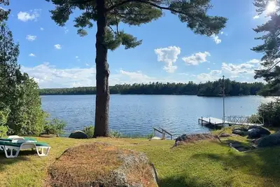 Image de Peaceful Waterfront Toddy Pond Retreat