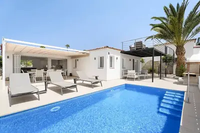 Image de Casa Amarilla - Trois Chambres Villa, Couchages 6