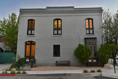 Image de Historic Downtown Loft Apartment