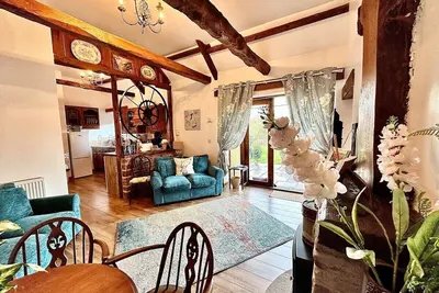 Image de Detached One Level stone barn