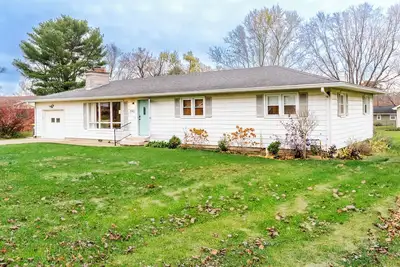 Image de Cozy, Roomy Ranch near Iu Stadiums