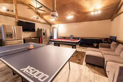 Image de Entertaining Game Room: 4 Bedroom Home: Lake Conroe: Pet Friendly