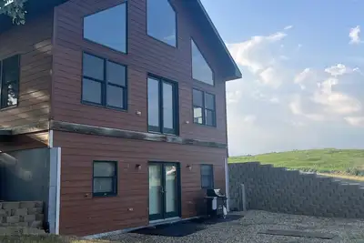 Image de Large cabin on a private lake. Lots of great fishing lakes in the area.