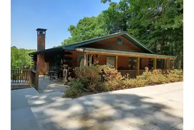 Image de The Ponderosa - 2 Story, 3 bedroom, 2 bath & den