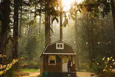 Image de Clay Baby- luxury shed conversion on the river