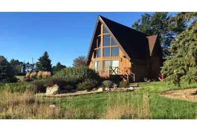 Relaxing Riverview Cabin with Scenic Hot Tub