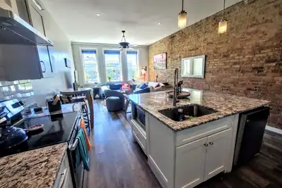 Corner of Market & Front St. Renovated  Top Floor. Bridgeview. Renovated.