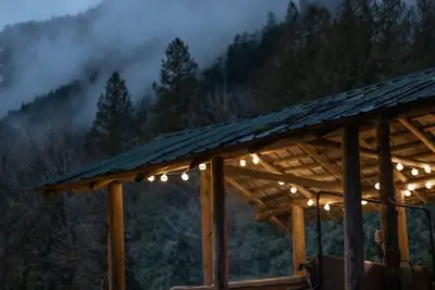Image de Tire Swing · O'Neill Cabin - a rustic reclaimed retreat