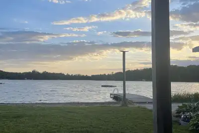 Image de Quiet Waterfront Retreat on Connell's Lake