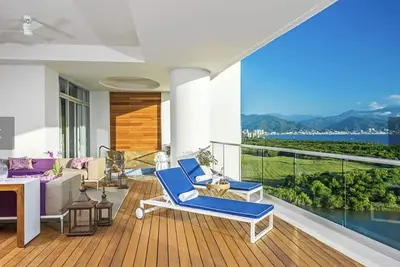 Image de Amazing 5 Star Resort Property with Balcony and Views