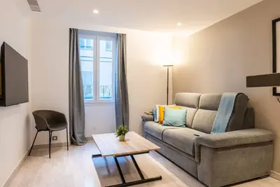 Image de 2p moderne, proche plages et palais des congrès