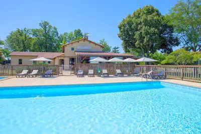Image de Camping familial 4* avec Piscine |Mobil-home 4p+Tv