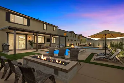 Image de New Unbelievable Resort Pool Home - 6 King Beds