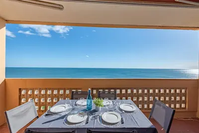 Image de Confortable appartement pour 4 personnes avec piscine, Wifi, climatisation, Tv et terrasse