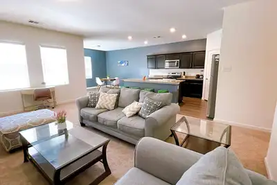 Image de Wow! Newbuilt home with dreamy kitchen. Extended stay.