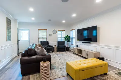 Image de Clean Luxurious Retreat, Parking, Restaurants, Near New Hope. <1mile Del river