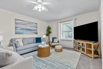 Image de *New* Beautiful & Convenient!