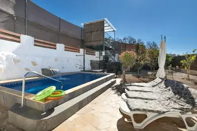 Image de Maison de vacances 'Finca Keyfer' avec terrasse privée, jardin privé et piscine