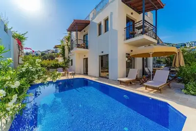 Image de Cosy Convenience in Ortaalan, Kalkan. 3 Bedroom Centrally Located Villa