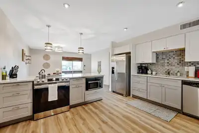 Mountain Views | Hiking & Adventure