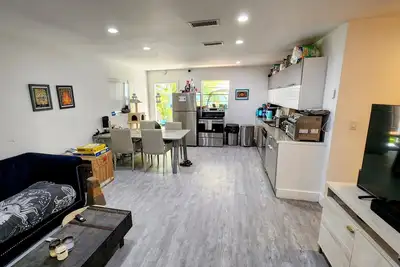 Image de House With Pool in Design District