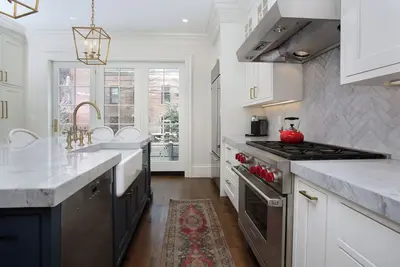 Image de Luxury Boston Brownstone!