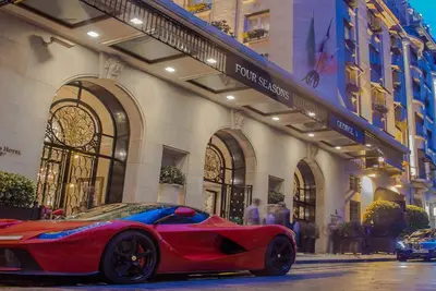 Image de Champs-ÉLYSÉES Georges V: A Veritable Jewel, Surrounded By Luxury Boutiques