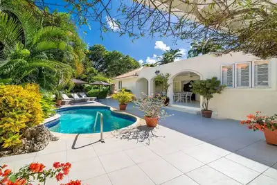 Image de 5 Bed Barbados Rental With Private Pool And Housekeeper Included