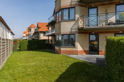 Image de Huswell - Bright apartment with large sunny garden