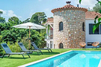 Image de Luxurious Family Villa - 5 Min Cannes Center - Pool & Garden, 7 Min from Beach