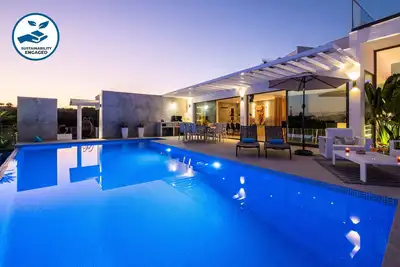 Image de Elegant Villa w/ Heatable Pool, Jacuzzi & Bbq