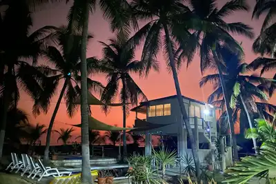 Image de Beachfront 4 bedrooms 4 bath for a great vacation.