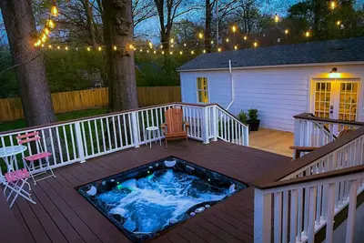 Image de Hot Tub, Patio & full access to main and backhouse